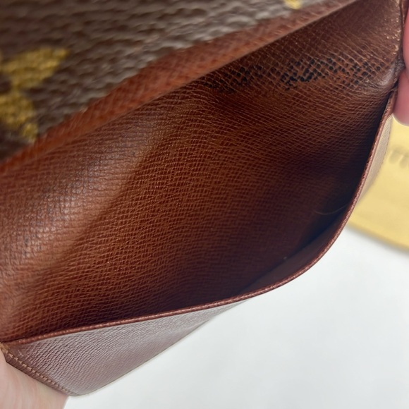 Louis Vuitton Monogram Card Holder Wallet - Picture 10 of 13
